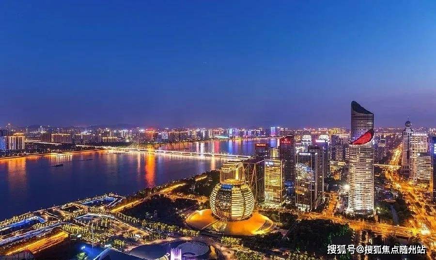 新澳2025精准正版免费，全面释义、解释与落实